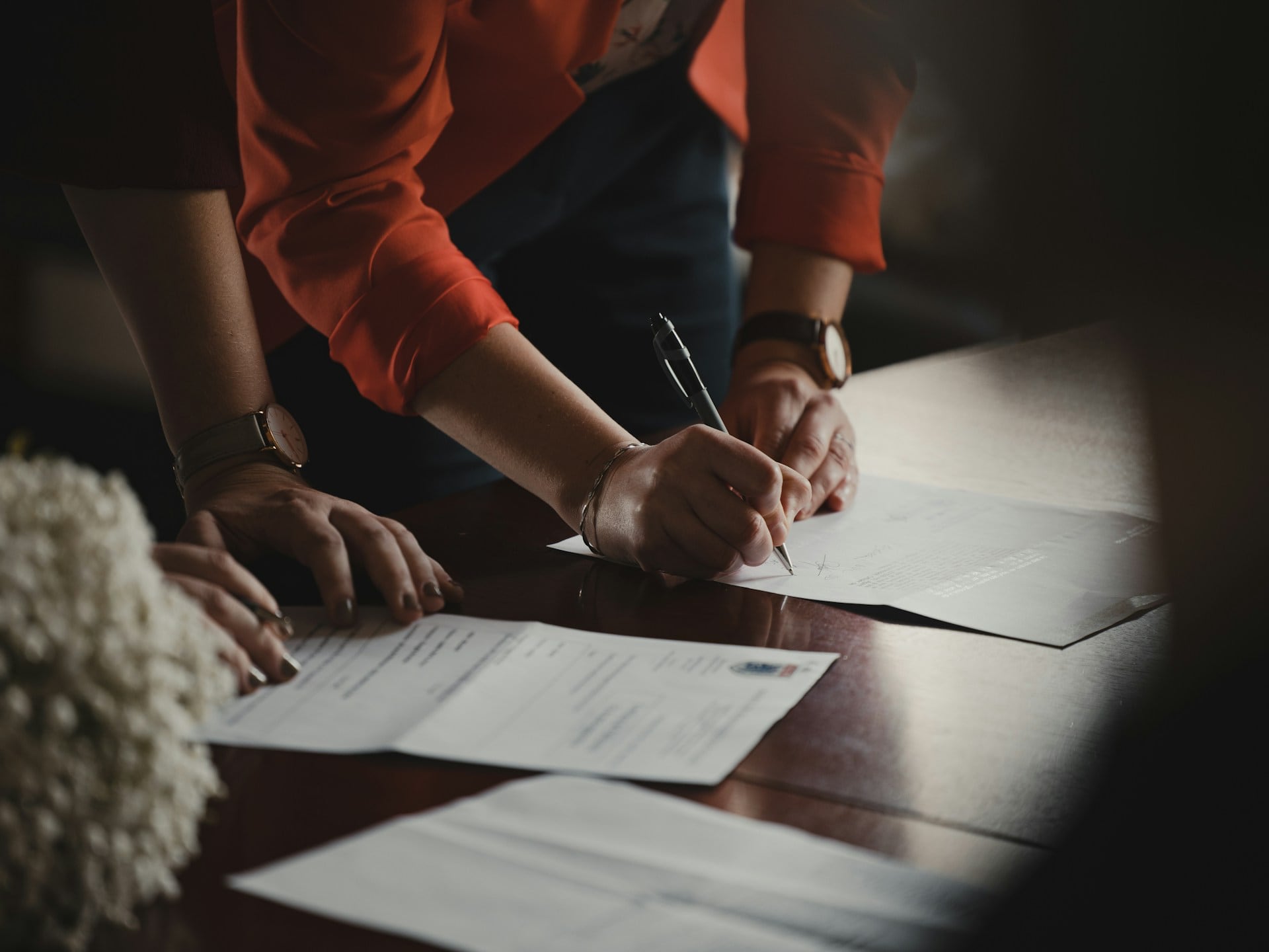 Signing a tenancy agreement
